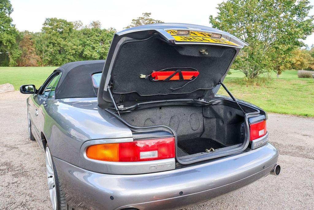 ASTON MARTIN DB7 5.9 2004