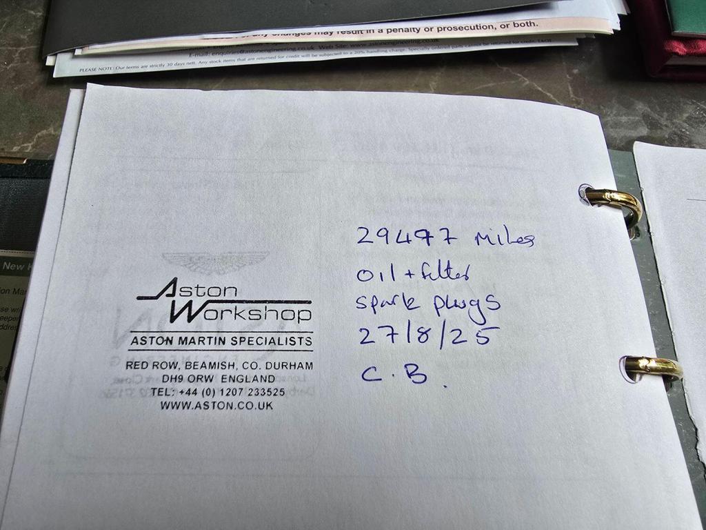 ASTON MARTIN DB7 5.9 2004