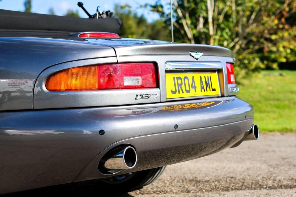 ASTON MARTIN DB7 5.9 2004