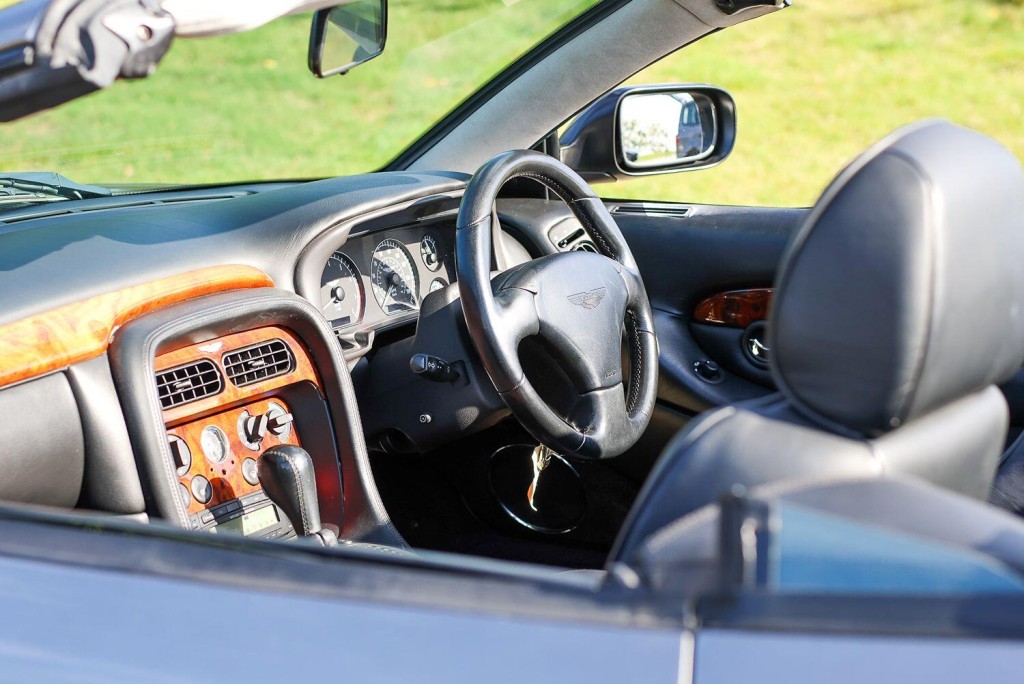 ASTON MARTIN DB7 5.9 2004