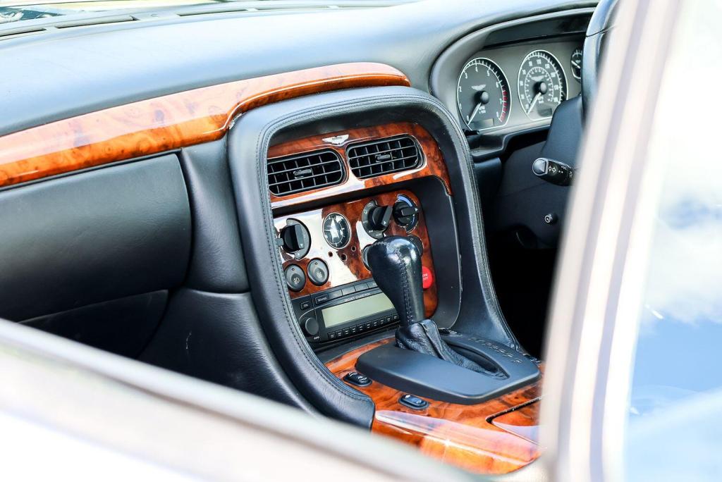 ASTON MARTIN DB7 5.9 2004