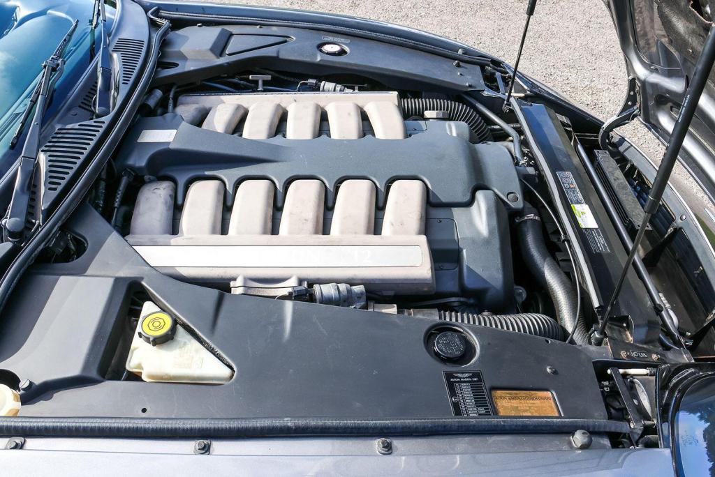 ASTON MARTIN DB7 5.9 2004
