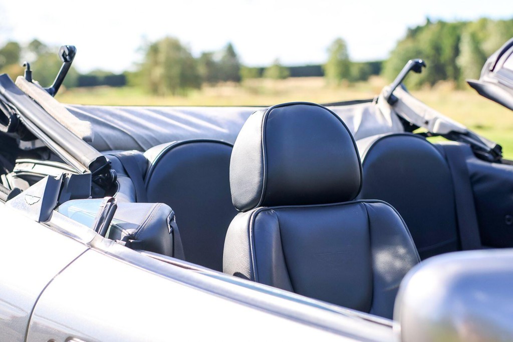 ASTON MARTIN DB7 5.9 2004