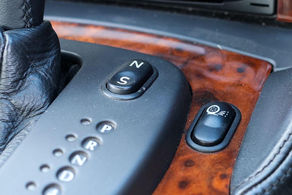 ASTON MARTIN DB7 5.9 2004