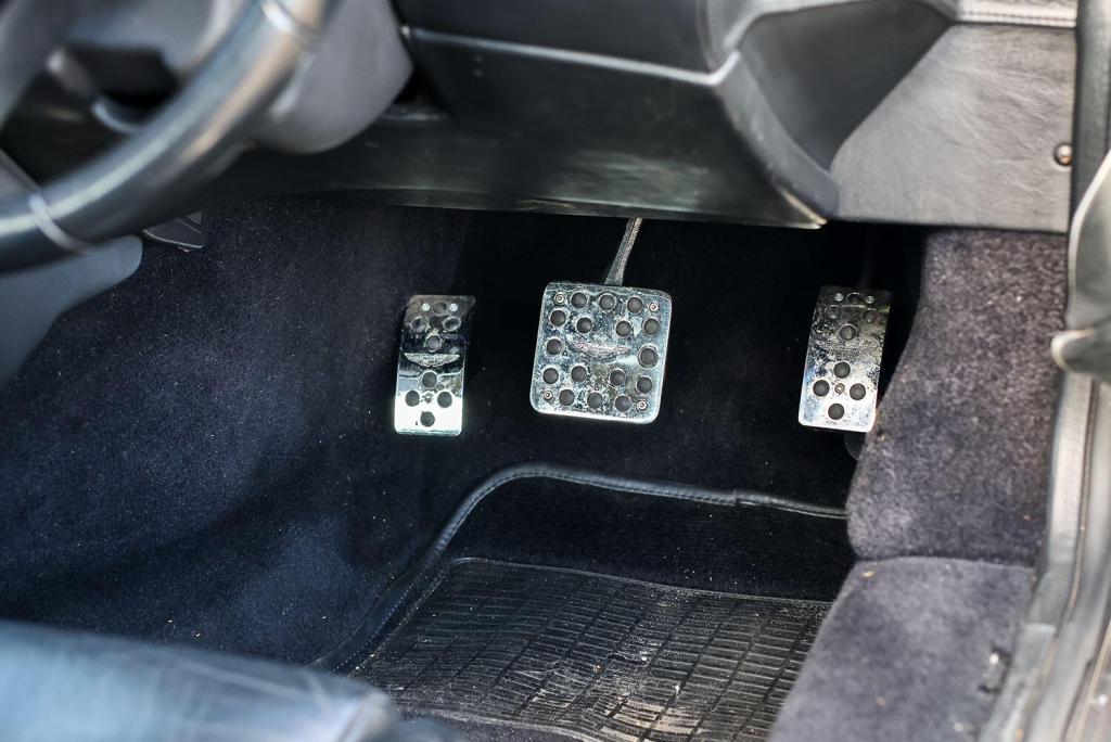 ASTON MARTIN DB7 5.9 2004