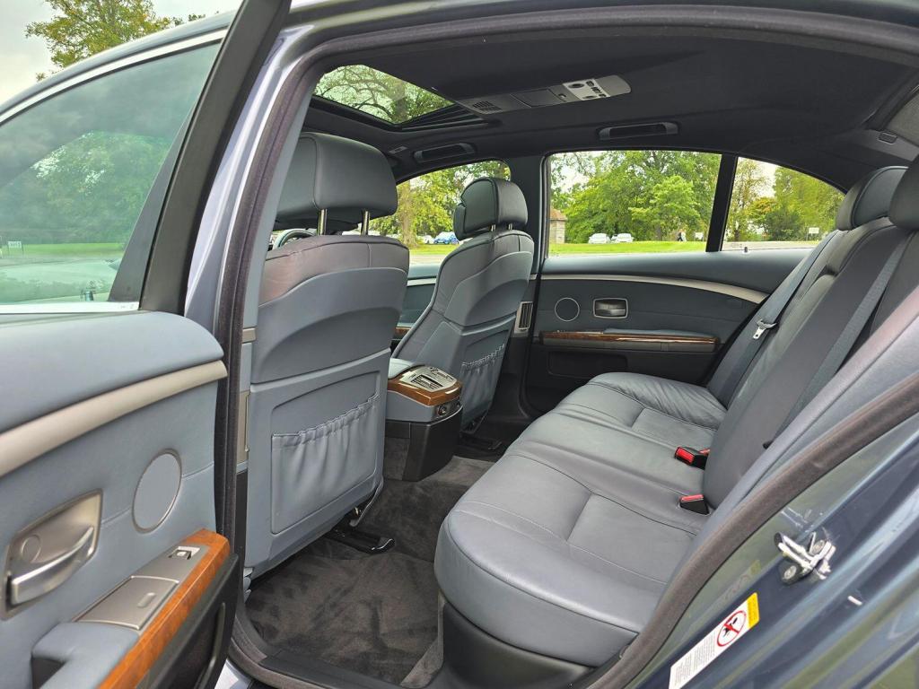 BMW 7 SERIES 3.0 730d SE 2006