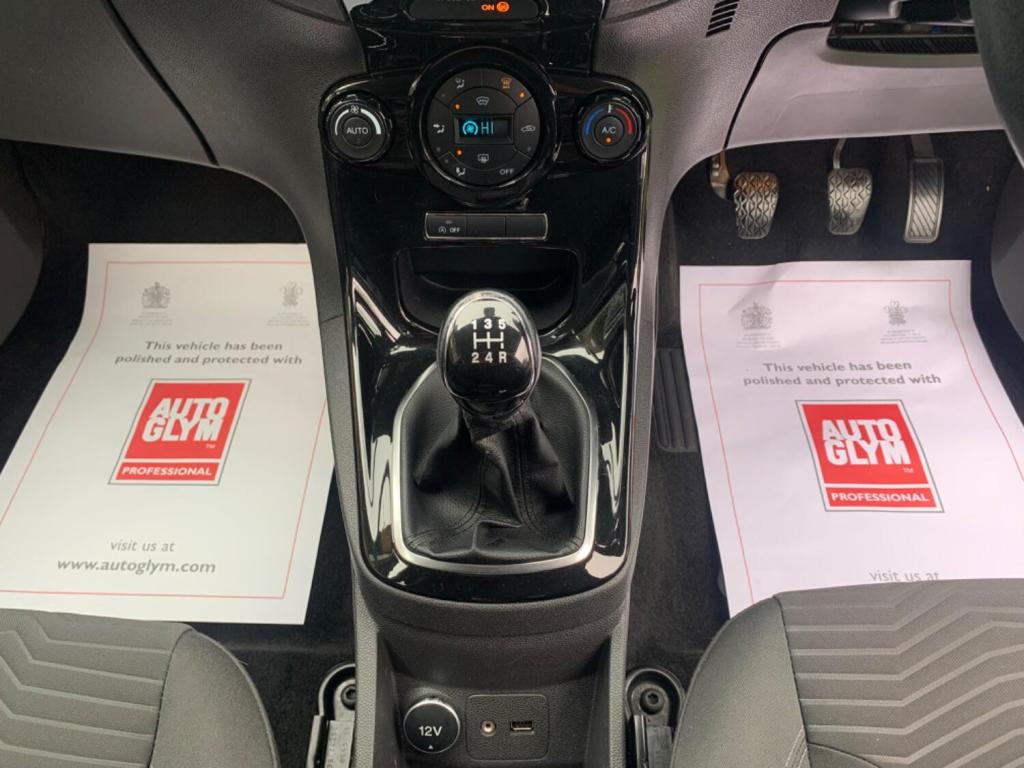 FORD FIESTA 1.0T EcoBoost Titanium Euro 5 ss 5dr 2013