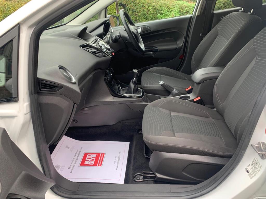 FORD FIESTA 1.0T EcoBoost Titanium Euro 5 ss 5dr 2013