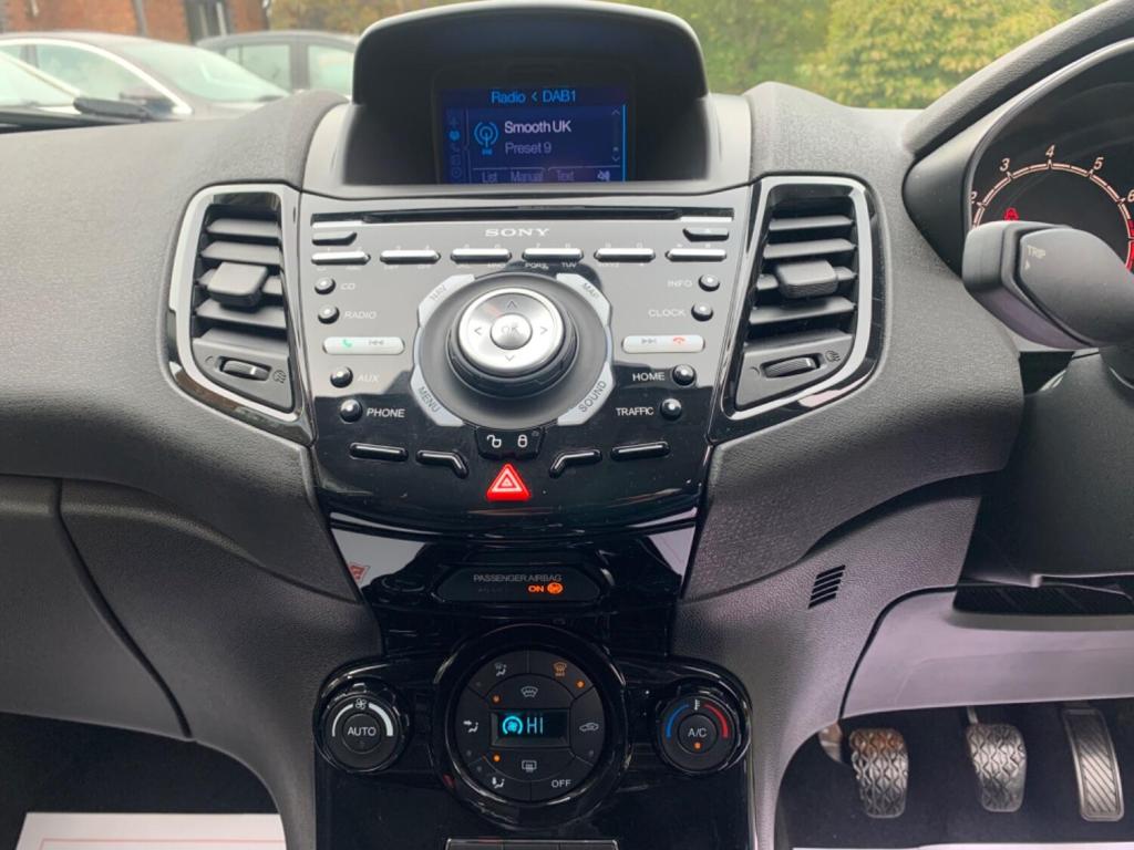 FORD FIESTA 1.0T EcoBoost Titanium Euro 5 ss 5dr 2013