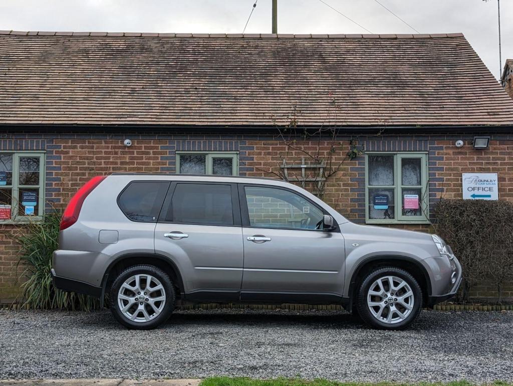 NISSAN X-TRAIL 2.0 dCi Tekna 4WD Euro 5 5dr 2011