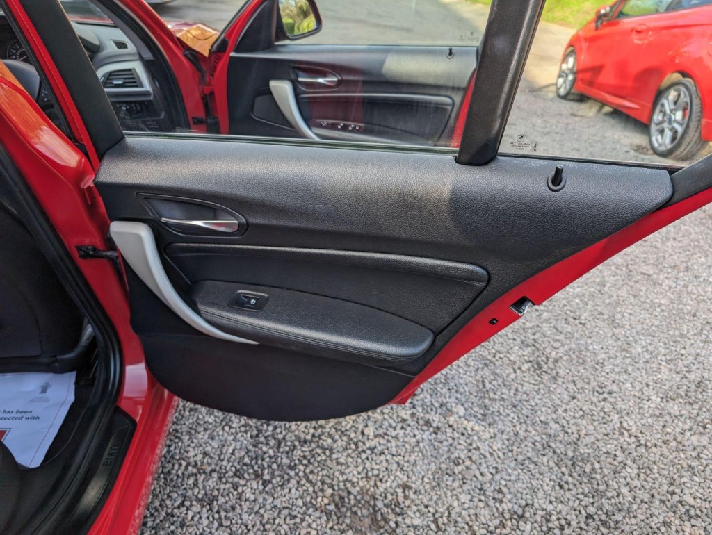 BMW 1 SERIES 1.6 116d ED EfficientDynamics Business Euro 5 (s/s) 5dr 2014