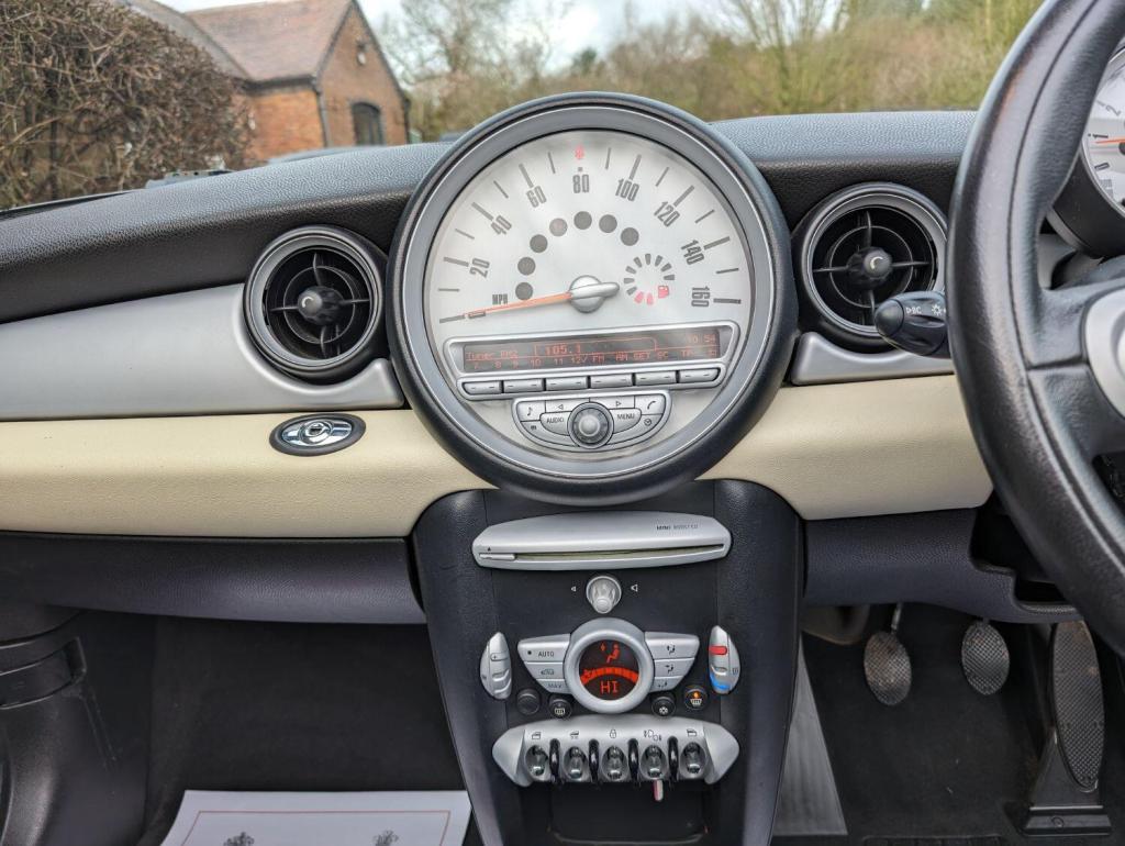 MINI CONVERTIBLE 1.6 Cooper Euro 4 2dr 2009