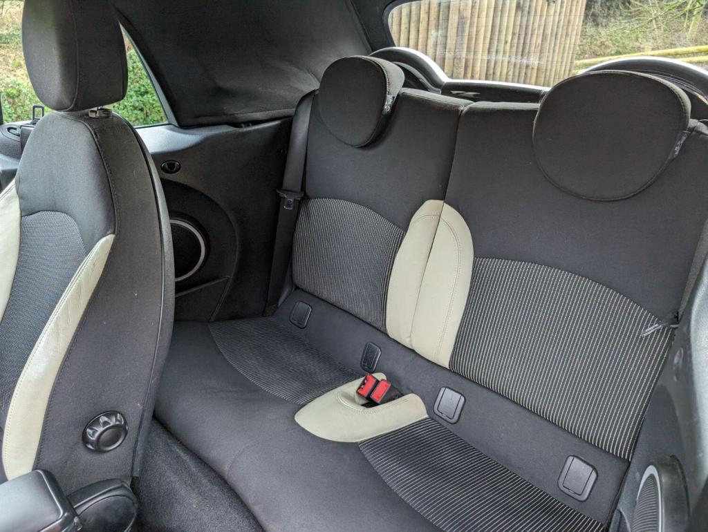 MINI CONVERTIBLE 1.6 Cooper Euro 4 2dr 2009