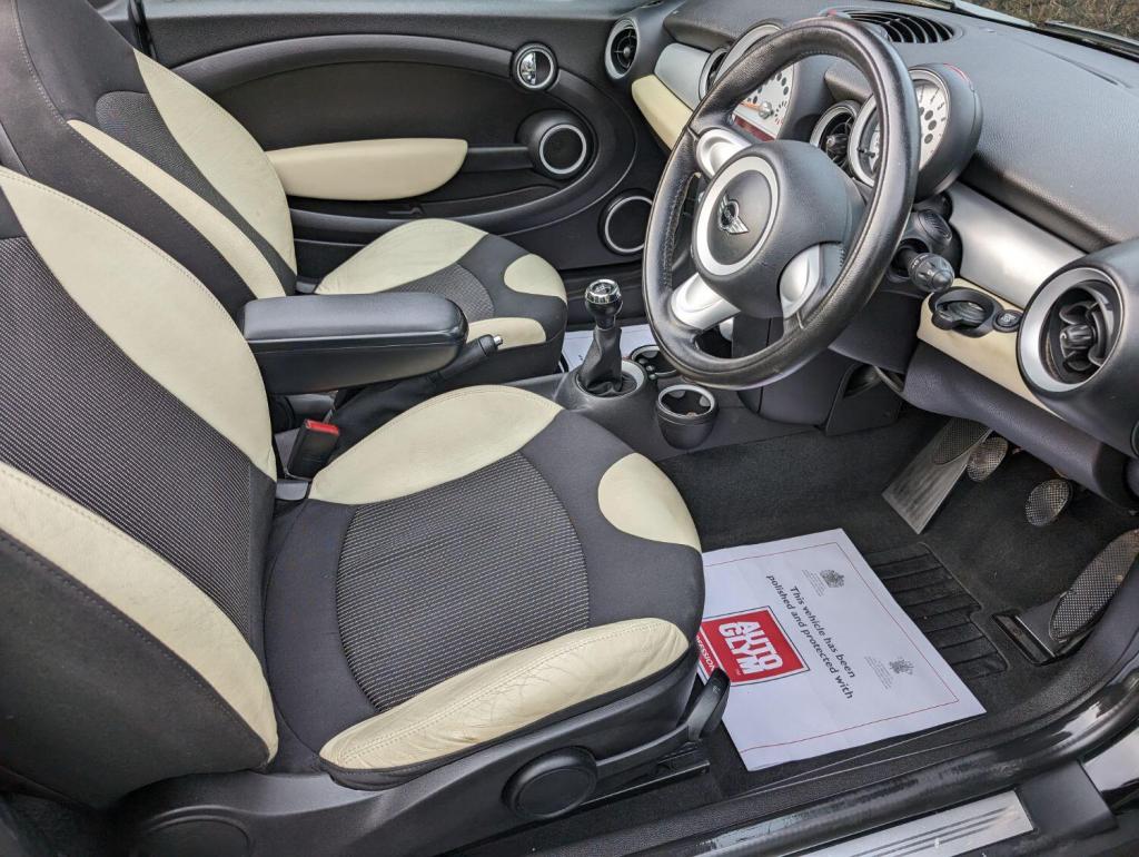 MINI CONVERTIBLE 1.6 Cooper Euro 4 2dr 2009