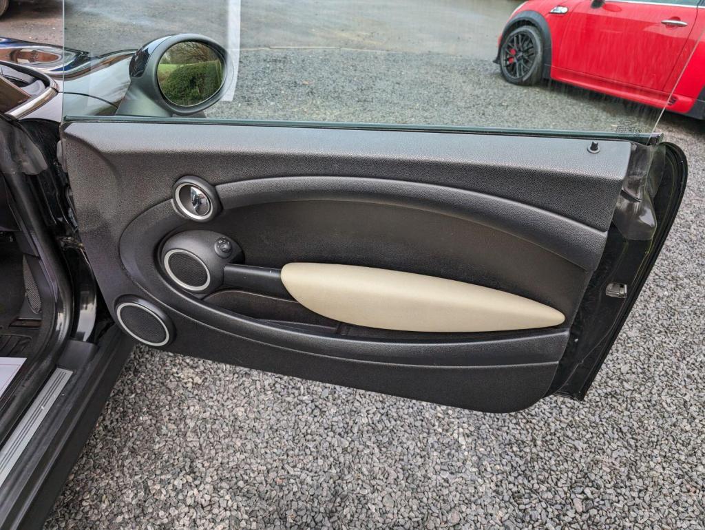 MINI CONVERTIBLE 1.6 Cooper Euro 4 2dr 2009