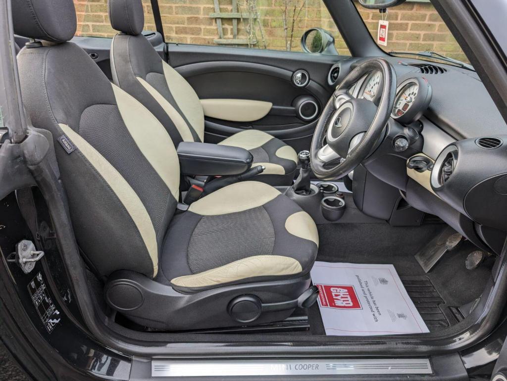 MINI CONVERTIBLE 1.6 Cooper Euro 4 2dr 2009