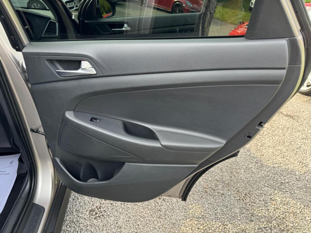 HYUNDAI TUCSON 1.6 GDi Blue Drive SE Nav Euro 6 (s/s) 5dr 2017