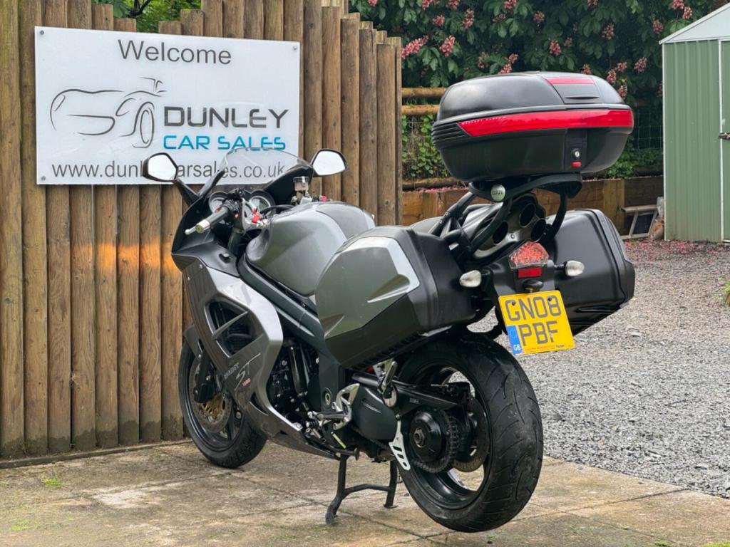 TRIUMPH SPRINT ST 1050 ST 2008