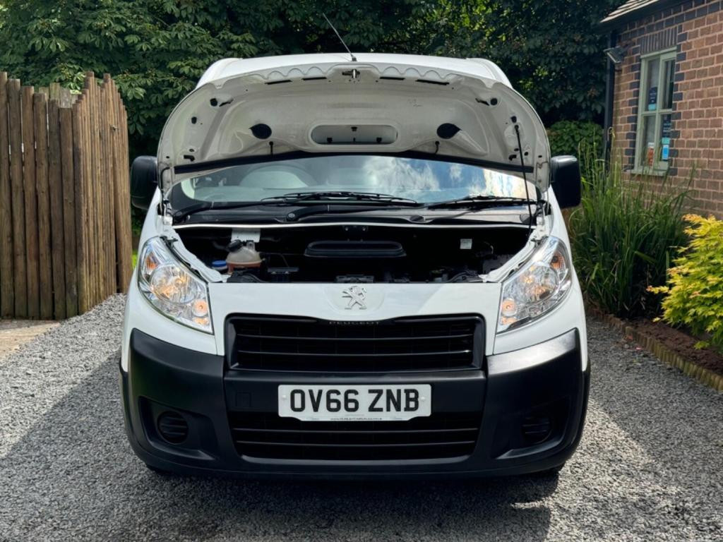 PEUGEOT EXPERT 1.6 HDi Professional L1 H1 4dr 2017
