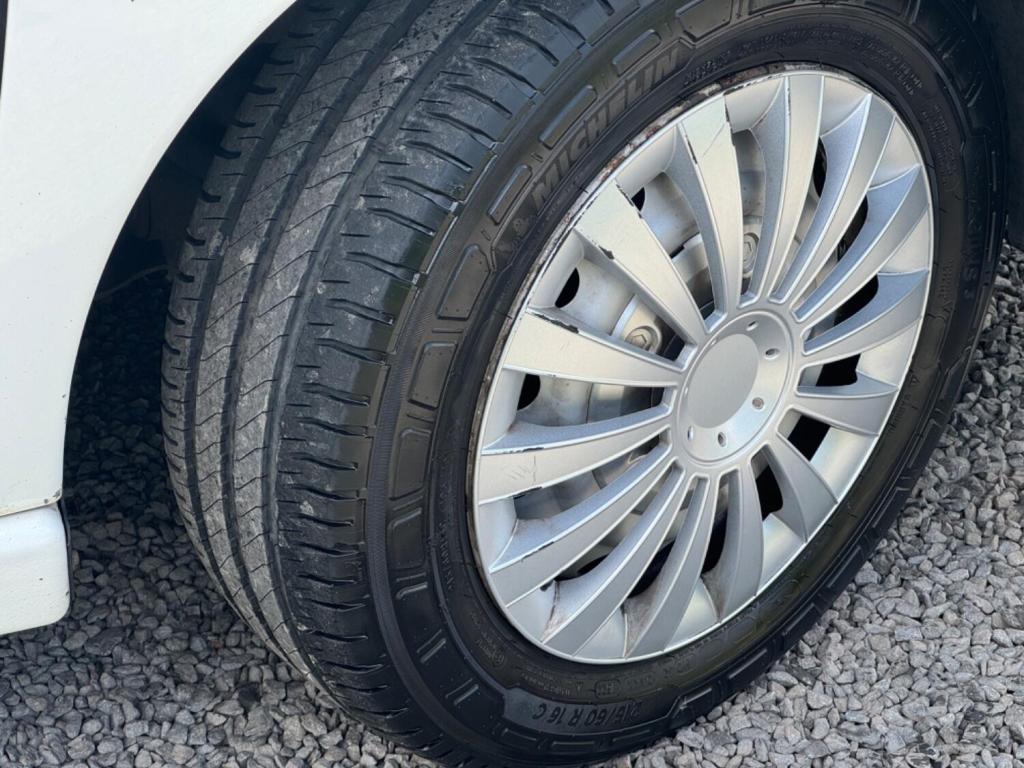 PEUGEOT EXPERT 1.6 HDi Professional L1 H1 4dr 2017