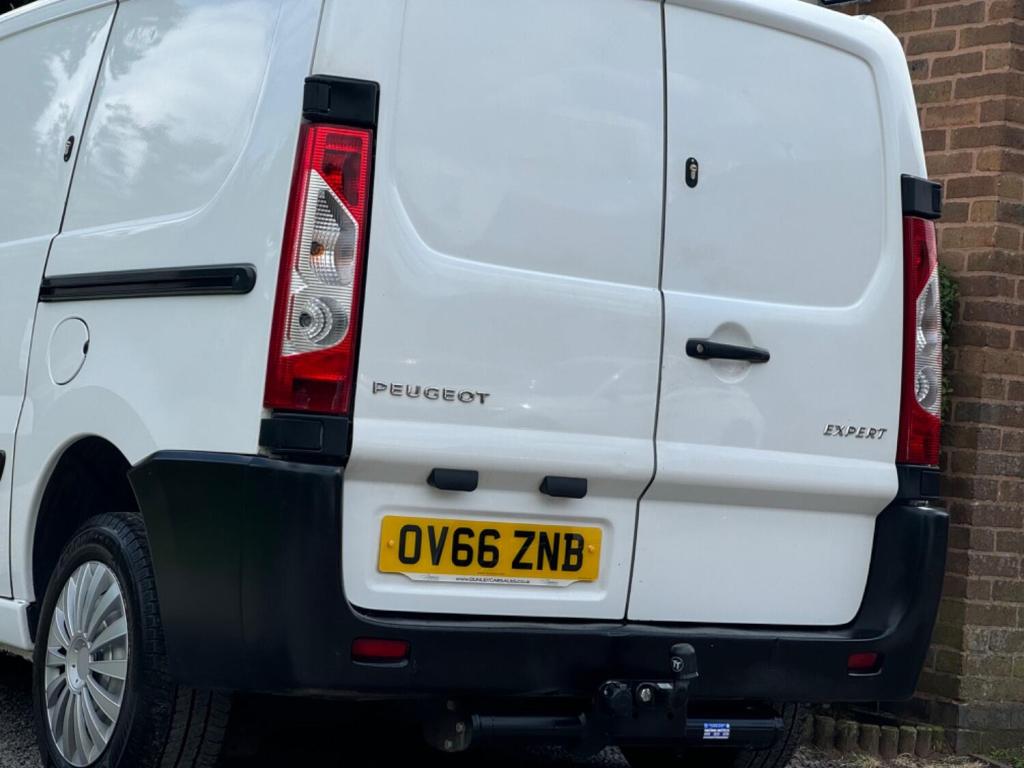 PEUGEOT EXPERT 1.6 HDi Professional L1 H1 4dr 2017