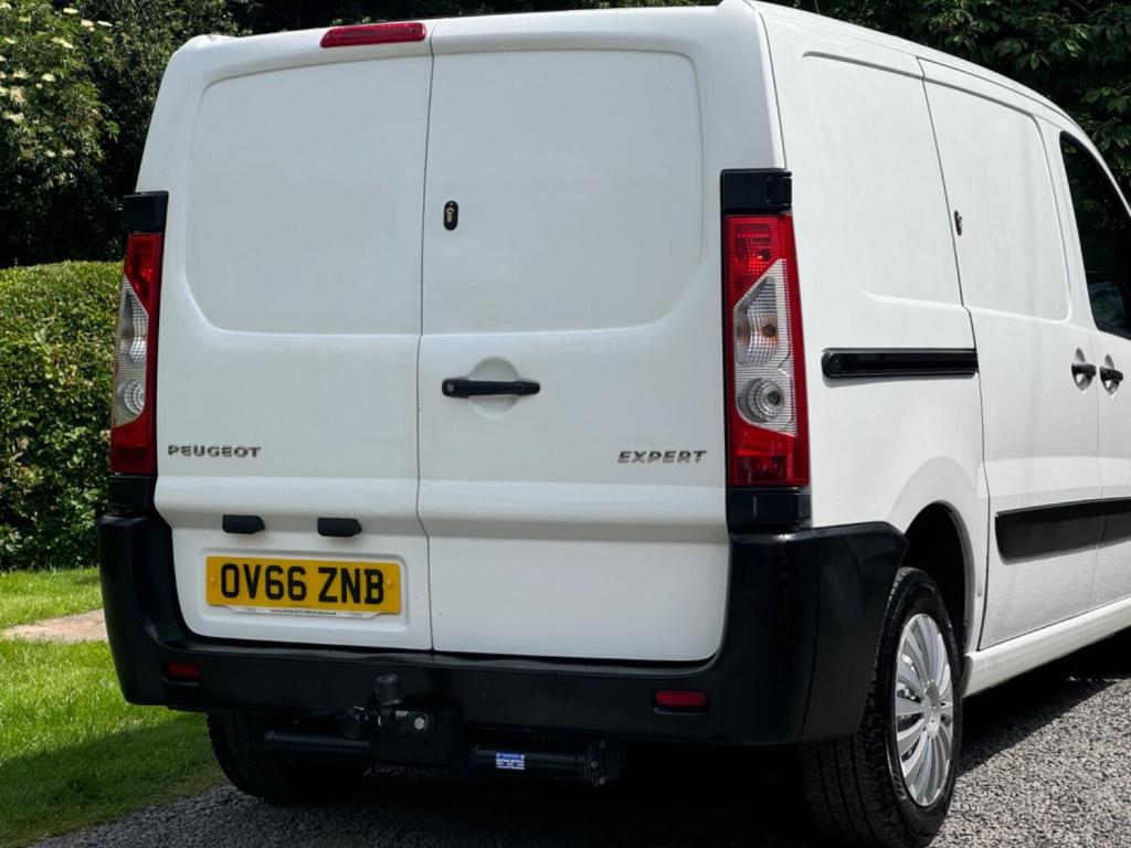 PEUGEOT EXPERT 1.6 HDi Professional L1 H1 4dr 2017