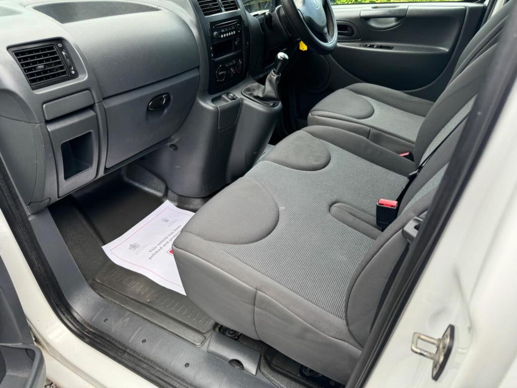 PEUGEOT EXPERT 1.6 HDi Professional L1 H1 4dr 2017