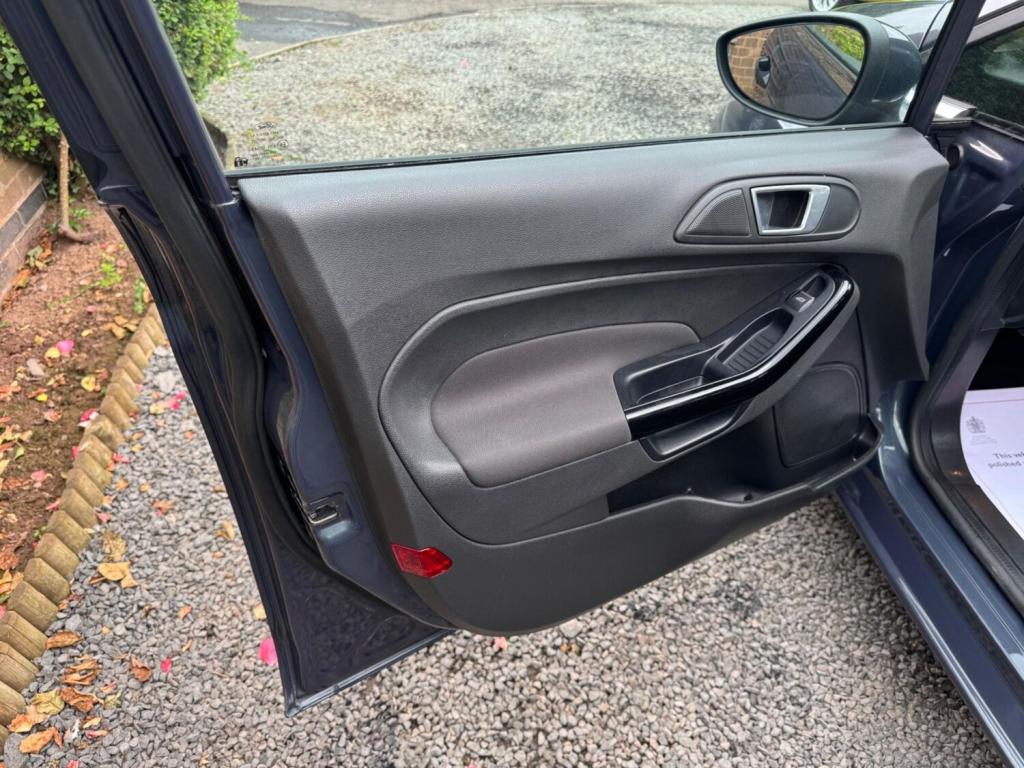 FORD FIESTA 1.5 TDCi Zetec Euro 5 5dr 2014