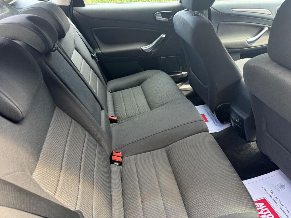 FORD MONDEO 2.0 TDCi Titanium 5dr 2009