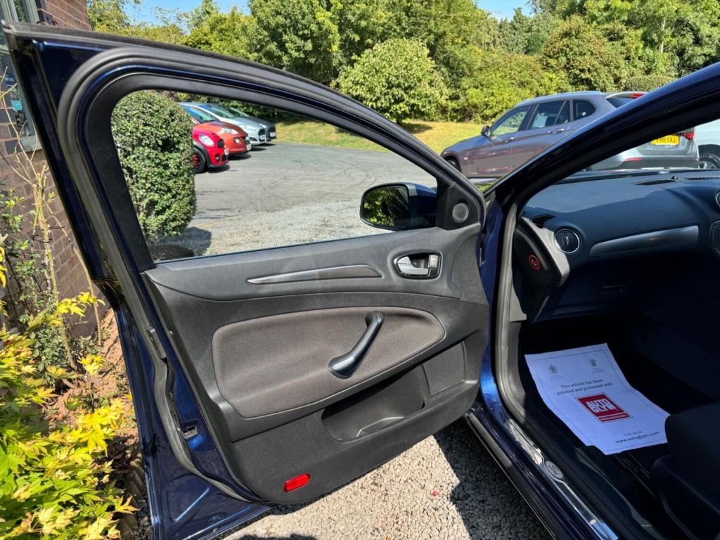 FORD MONDEO 2.0 TDCi Titanium 5dr 2009