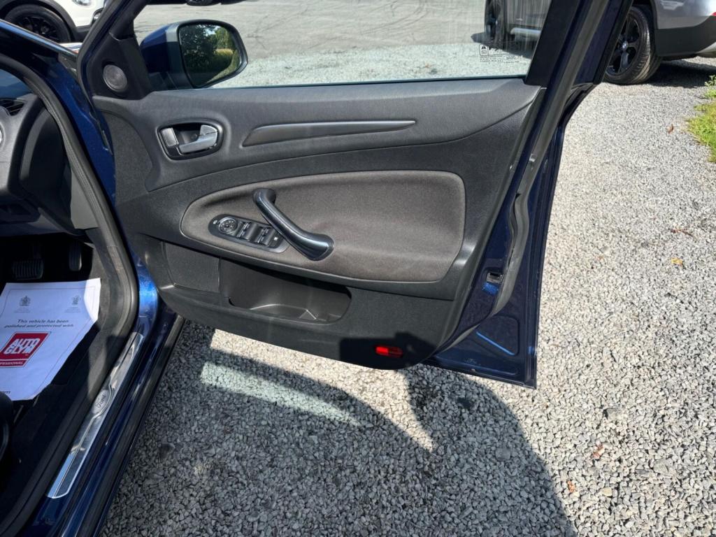 FORD MONDEO 2.0 TDCi Titanium 5dr 2009