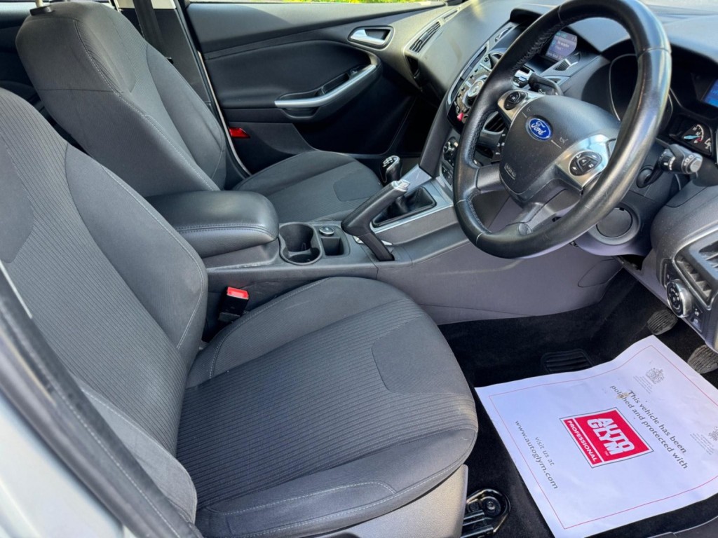 FORD FOCUS 1.0T EcoBoost Titanium Euro 5 (s/s) 5dr 2013