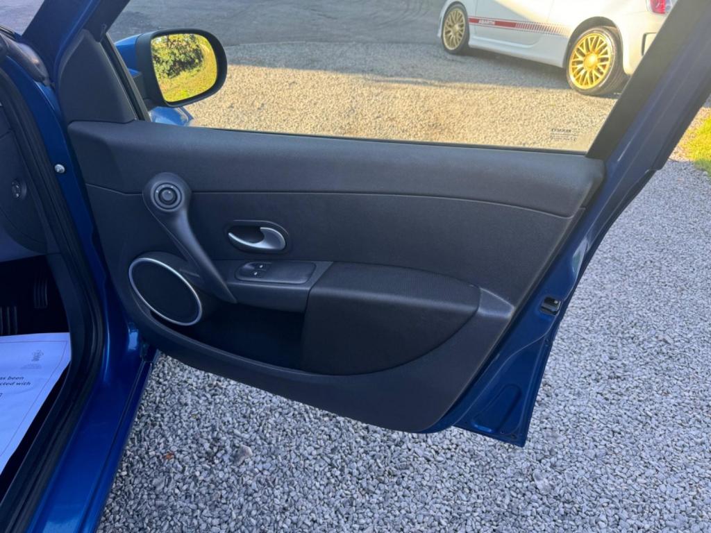 RENAULT CLIO 1.2 Dynamique Euro 4 5dr 2009