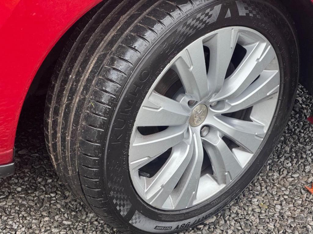 PEUGEOT 3008 1.6 HDi Active Euro 5 5dr 2014