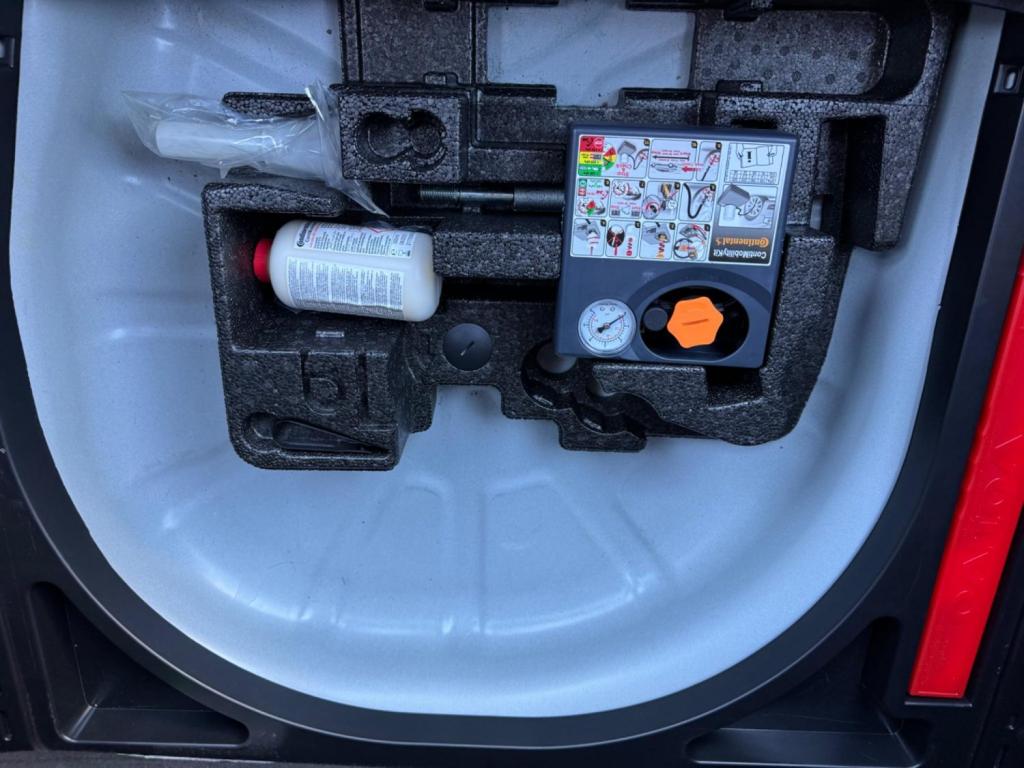 VOLVO V40 2.0 D2 R-Design Euro 6 (s/s) 5dr 2016