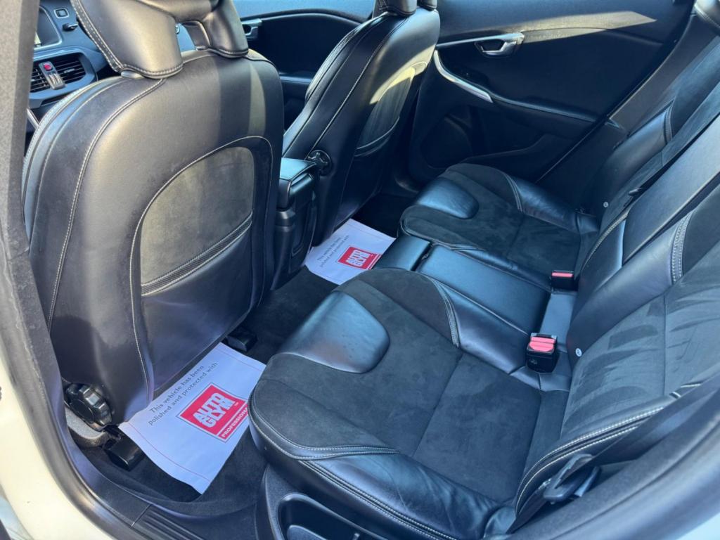 VOLVO V40 2.0 D2 R-Design Euro 6 (s/s) 5dr 2016