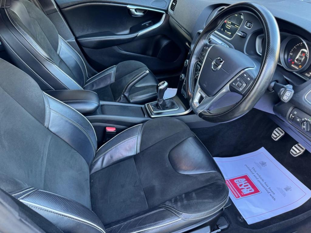 VOLVO V40 2.0 D2 R-Design Euro 6 (s/s) 5dr 2016