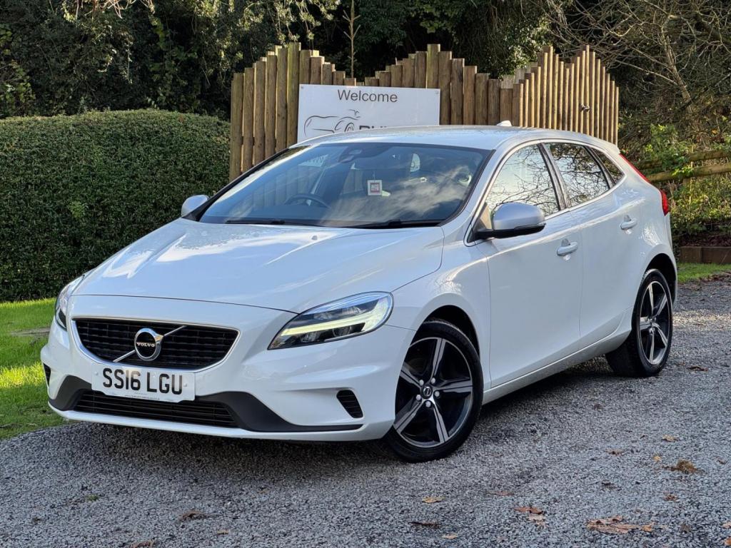 VOLVO V40 2.0 D2 R-Design Euro 6 (s/s) 5dr 2016