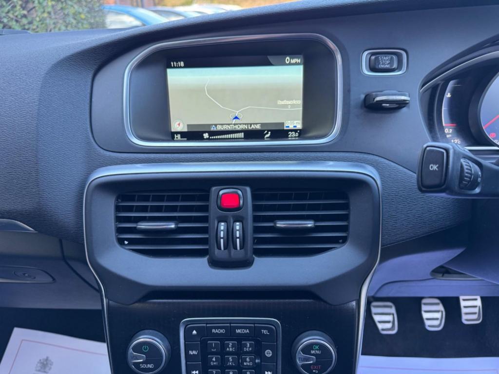 VOLVO V40 2.0 D2 R-Design Euro 6 (s/s) 5dr 2016