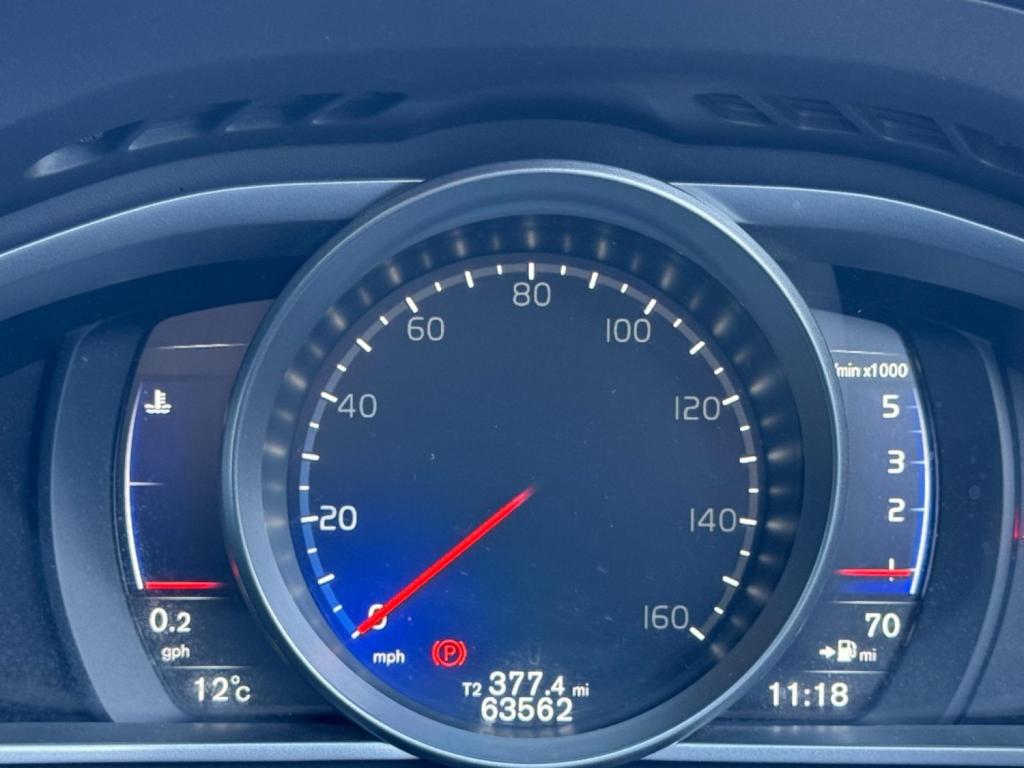 VOLVO V40 2.0 D2 R-Design Euro 6 (s/s) 5dr 2016