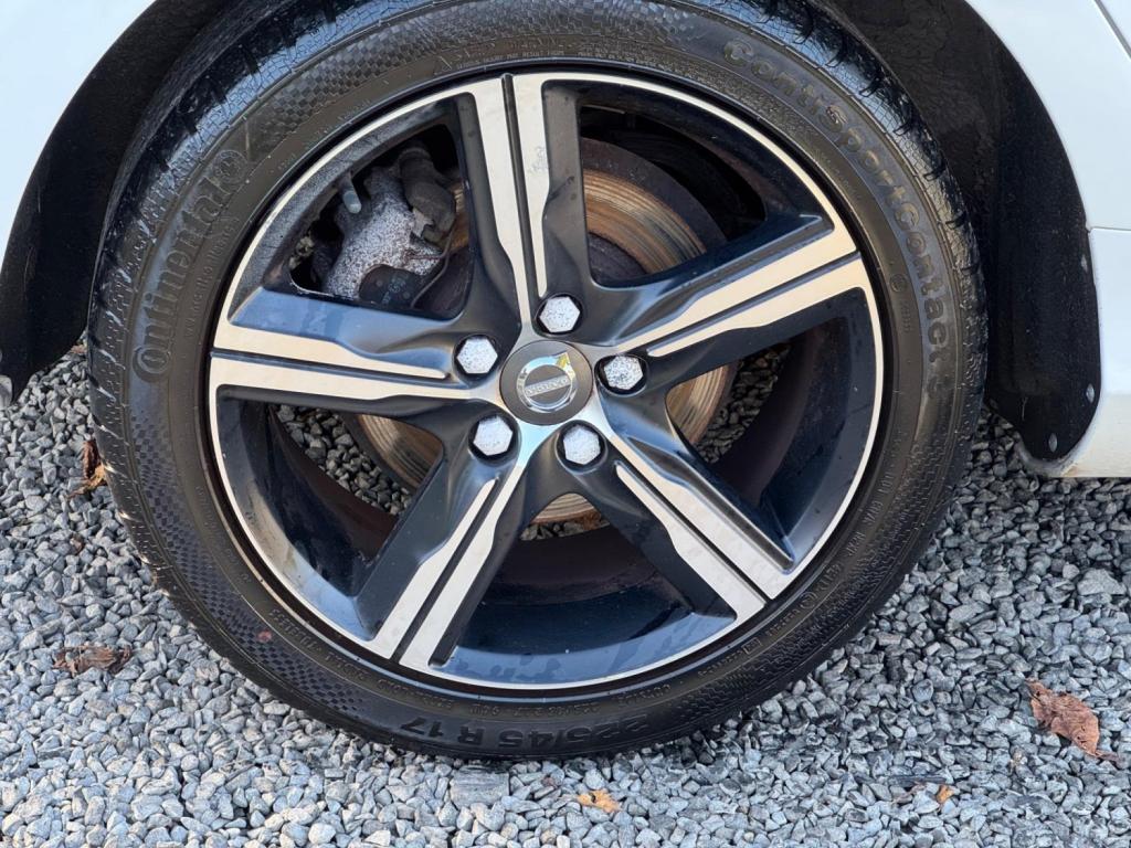 VOLVO V40 2.0 D2 R-Design Euro 6 (s/s) 5dr 2016