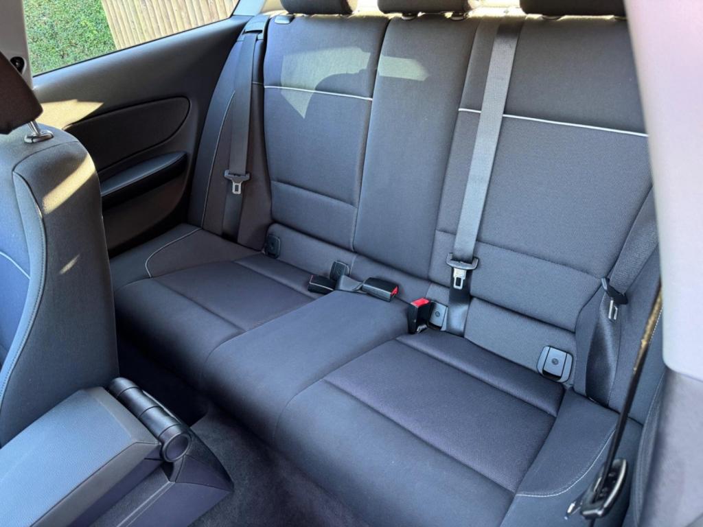 BMW 1 SERIES 2.0 116i Sport Euro 5 3dr 2010