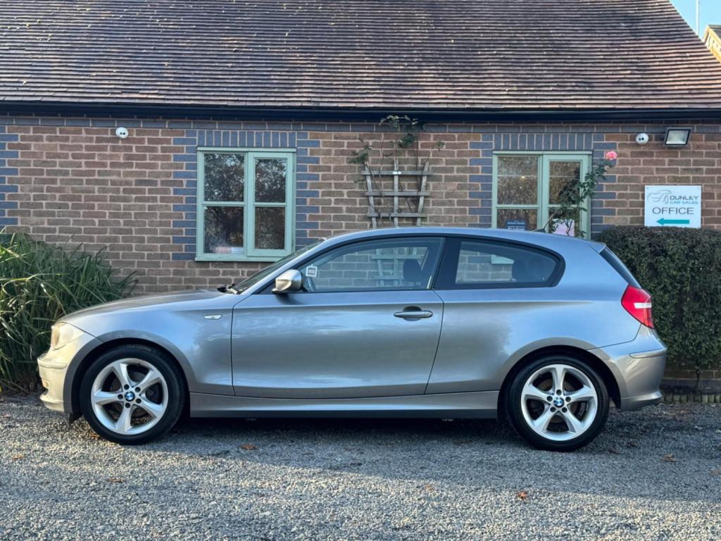 BMW 1 SERIES 2.0 116i Sport Euro 5 3dr 2010