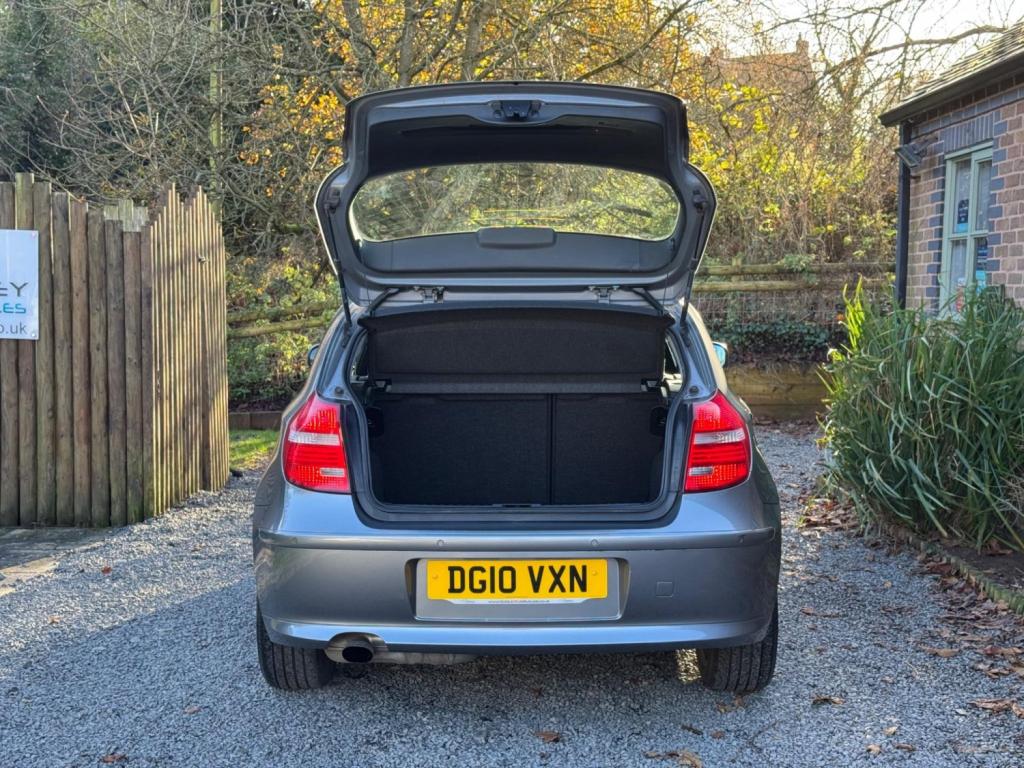 BMW 1 SERIES 2.0 116i Sport Euro 5 3dr 2010