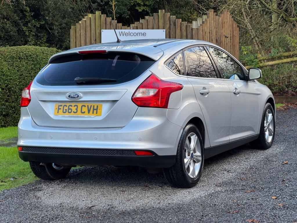 FORD FOCUS 1.0T EcoBoost Zetec Euro 5 (s/s) 5dr 2013