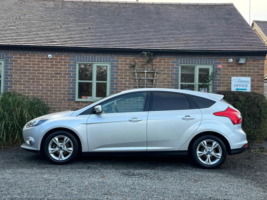 FORD FOCUS 1.0T EcoBoost Zetec Euro 5 (s/s) 5dr 2013