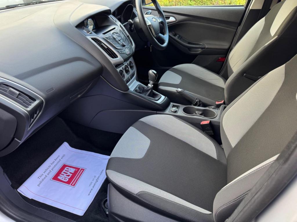 FORD FOCUS 1.0T EcoBoost Zetec Euro 5 (s/s) 5dr 2013