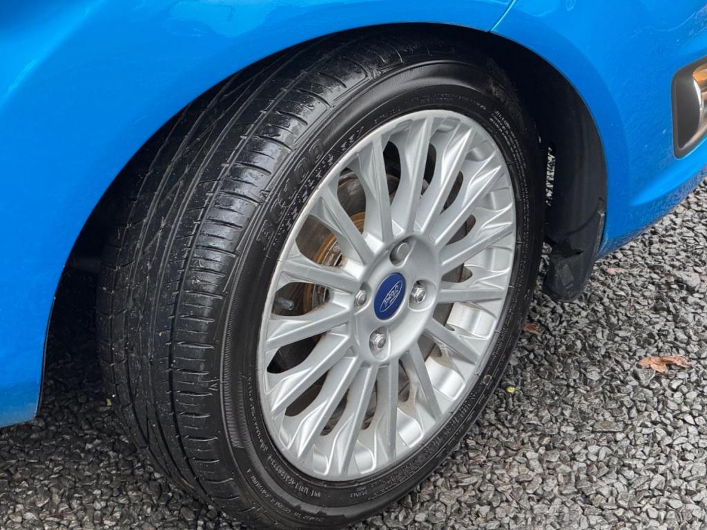 FORD FIESTA 1.0T EcoBoost Titanium Euro 5 (s/s) 5dr 2014