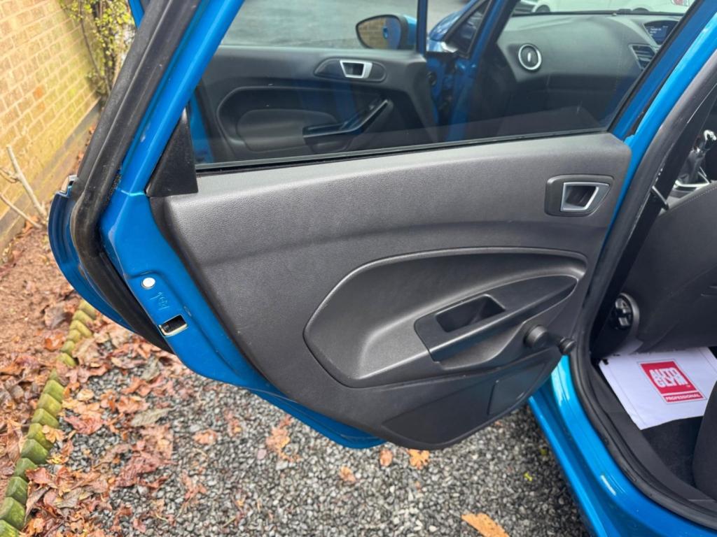 FORD FIESTA 1.0T EcoBoost Titanium Euro 5 (s/s) 5dr 2014