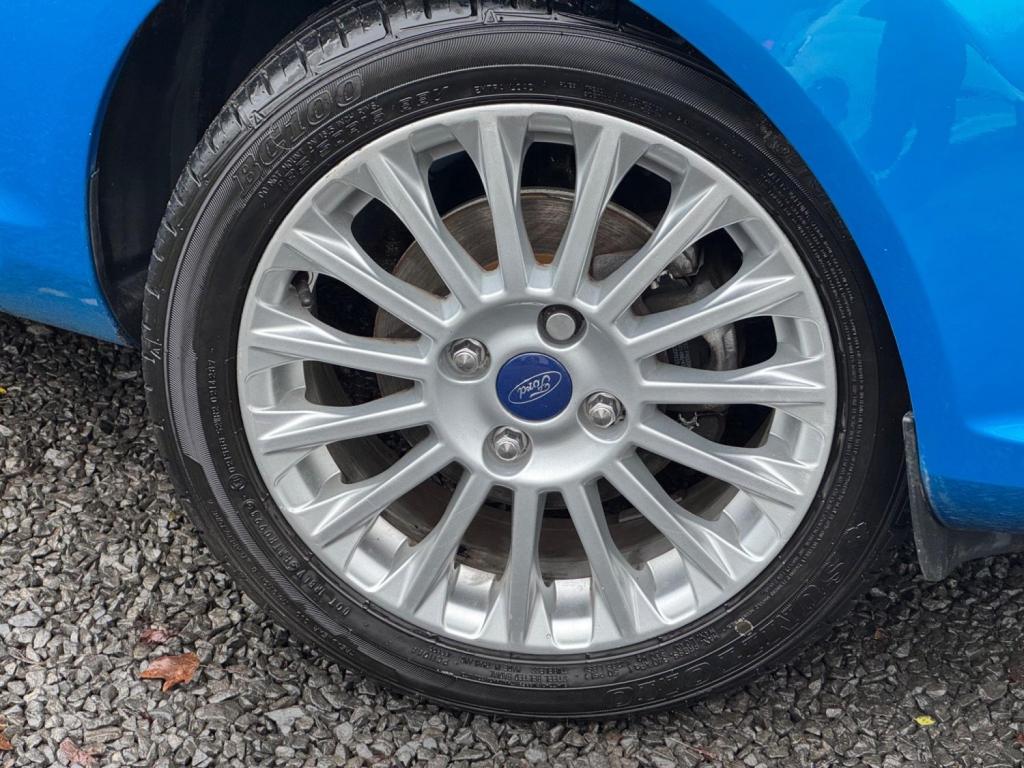 FORD FIESTA 1.0T EcoBoost Titanium Euro 5 (s/s) 5dr 2014